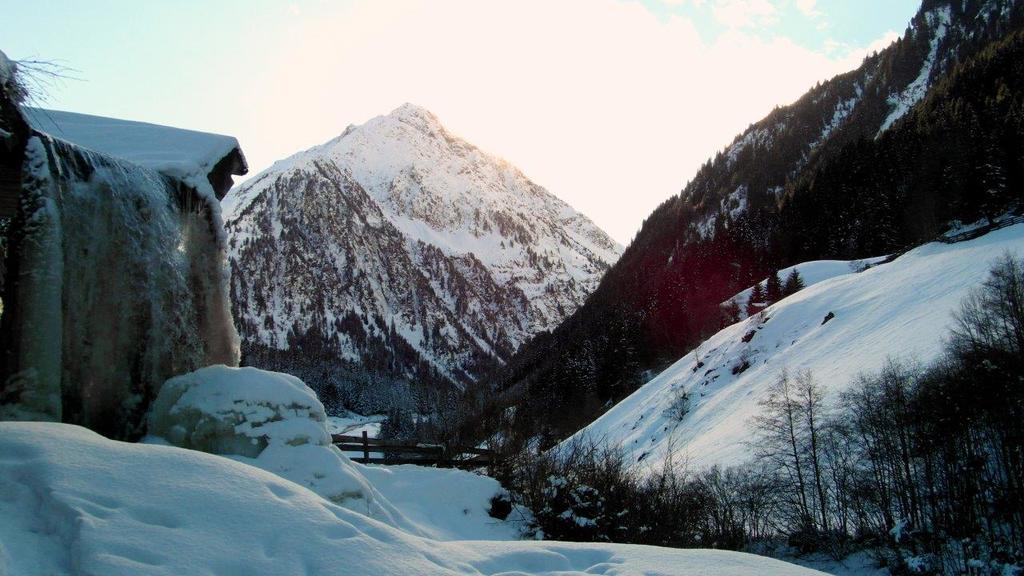 Gasthaus Luenerhof Neustift im Stubaital Exterior foto