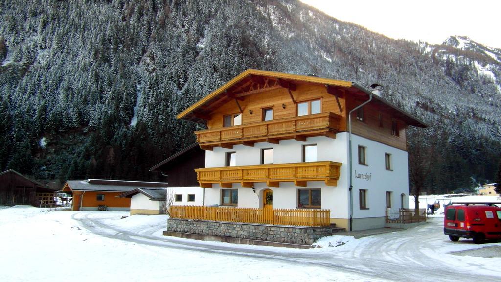 Gasthaus Luenerhof Neustift im Stubaital Exterior foto